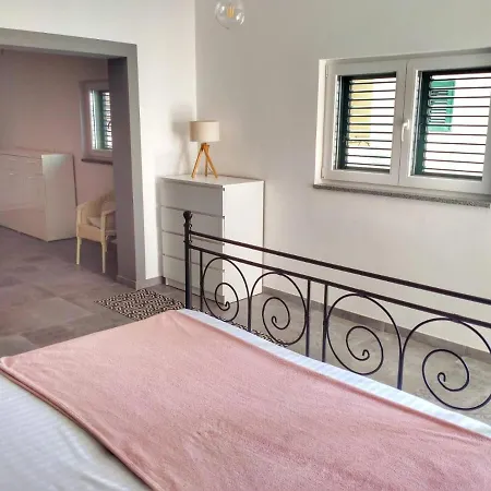 Сasa de vacaciones Minimalistic Oasis By The Sea In Stanici