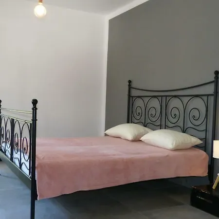 Minimalistic Oasis By The Sea In Stanici Сasa de vacaciones Čelina